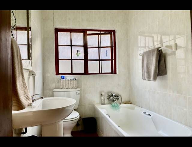 4 BEDROOM HOUSE FOR SALE IN KENSINGTON